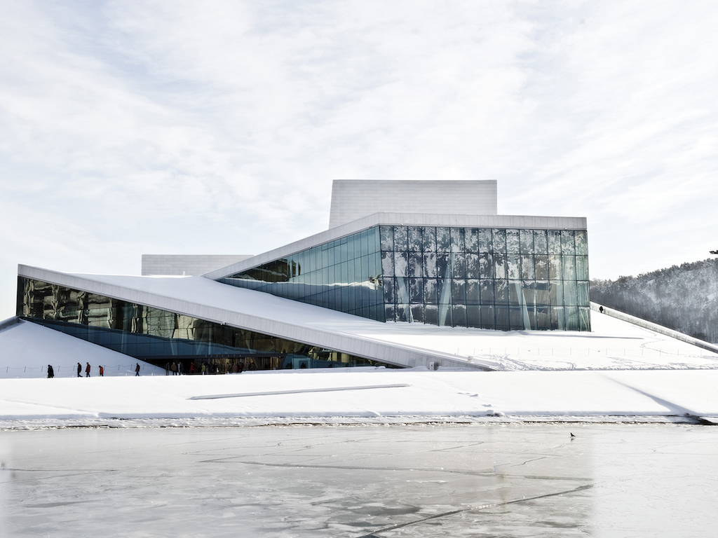 Opera w Oslo z zewnątrz